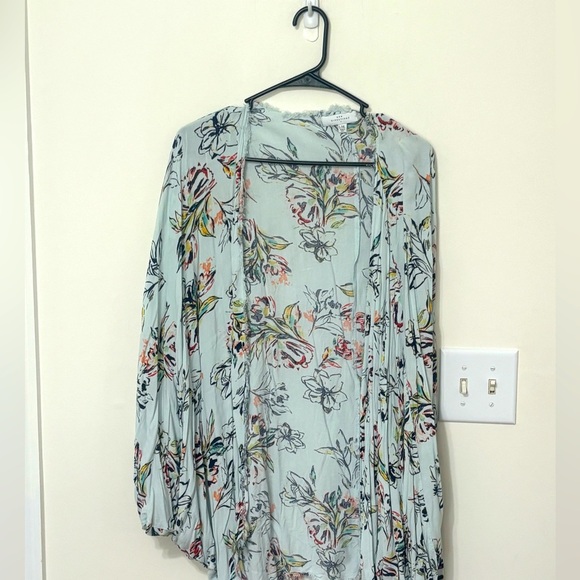 New Directions Blue Floral Relaxed‎ Shrug - Picture 1 of 2